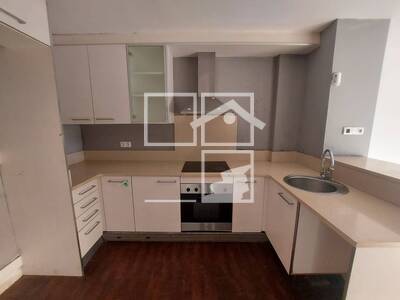 Local en Enric Prat de la Riba, Vic Barcelona