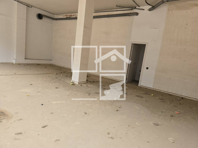 Local en Plaza Comte Guifré    local, Terrassa Barcelona