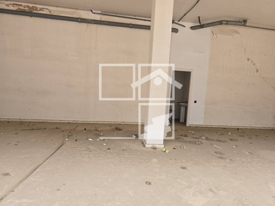 Local en Plaza Comte Guifré    local, Terrassa Barcelona