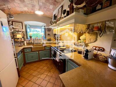 Local en Riera del Vilar, Monells i Sant Sadurní de l'Heura Girona