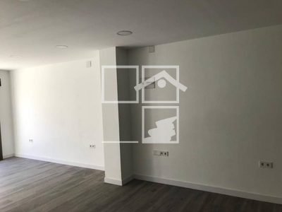 Local en Calle Violinista Vellsola    , Terrassa Barcelona