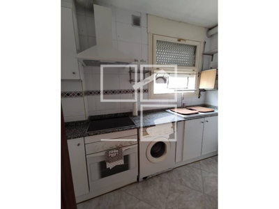 Inmueble en Calle Borges Blanques    bajos , Barcelona